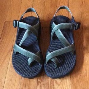 Chaco sandals/water shoes Mens 8 excellent condition.